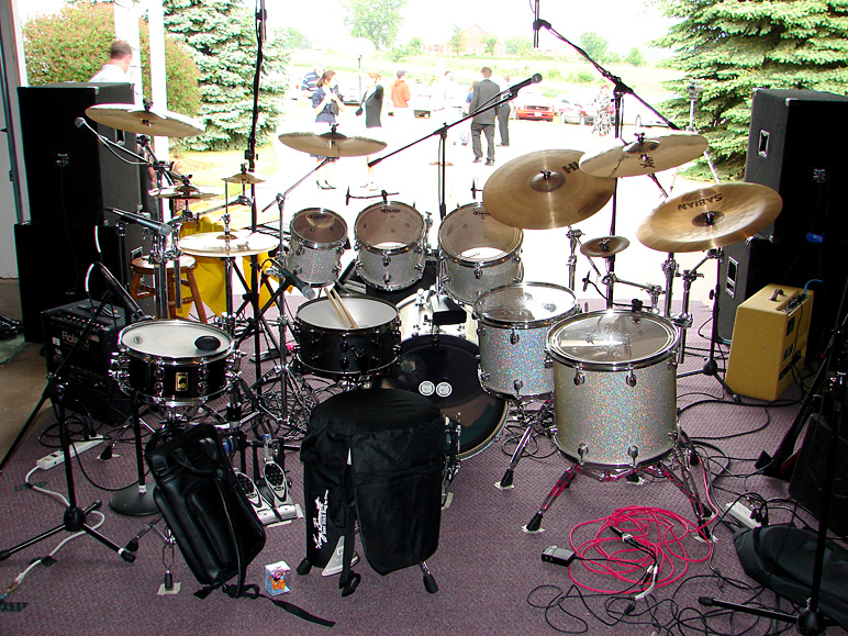 Dave's drum set (344.99 KB)
