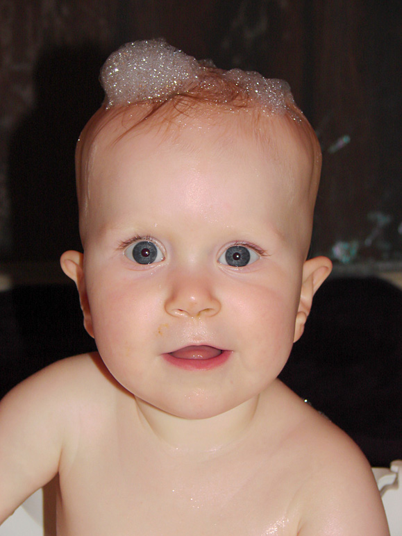 Katelyn with bubbles on her head (147.28 KB)