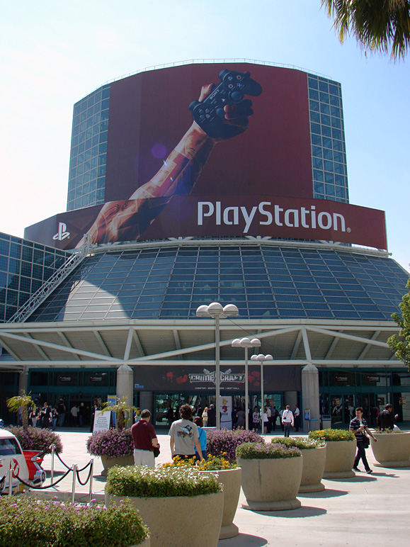 The South Hall entrance of the Los Angeles Convention Center (240.67 KB)