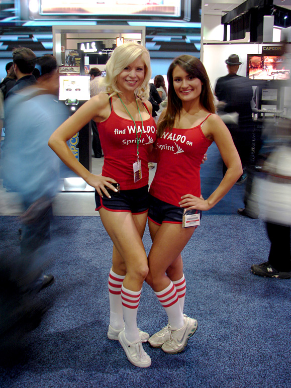A couple booth babes (265.49 KB)