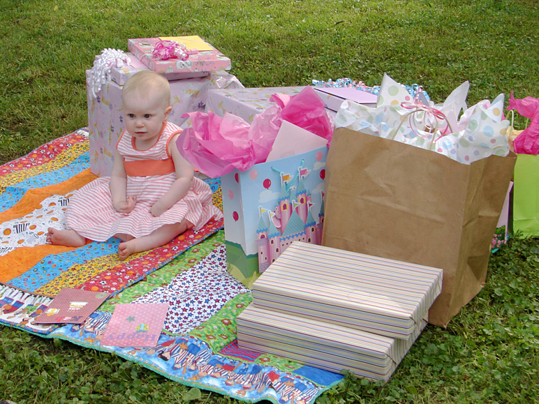 Katelyn ready to open gifts (340.82 KB)