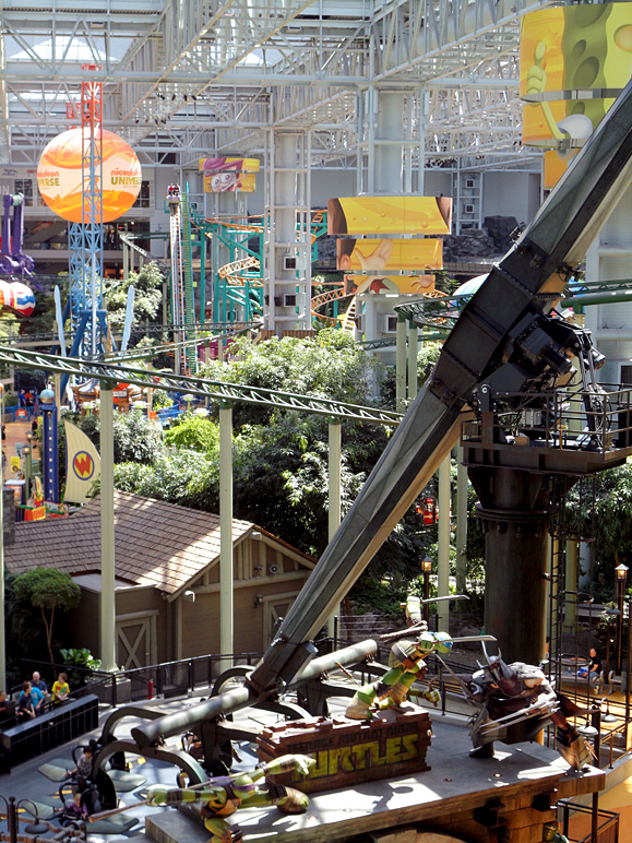 This is the amusement park at the Mall of America (321.61 KB)