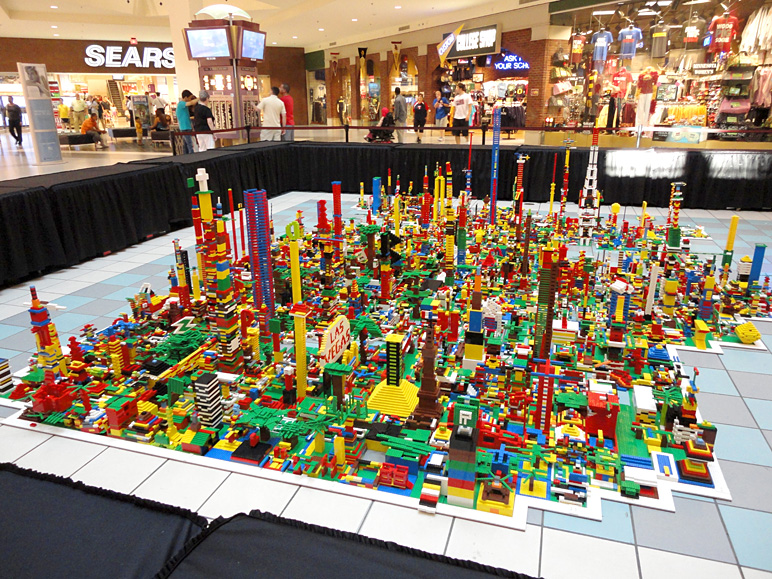 This was the result of a public Lego-building event at the mall (362.00 KB)