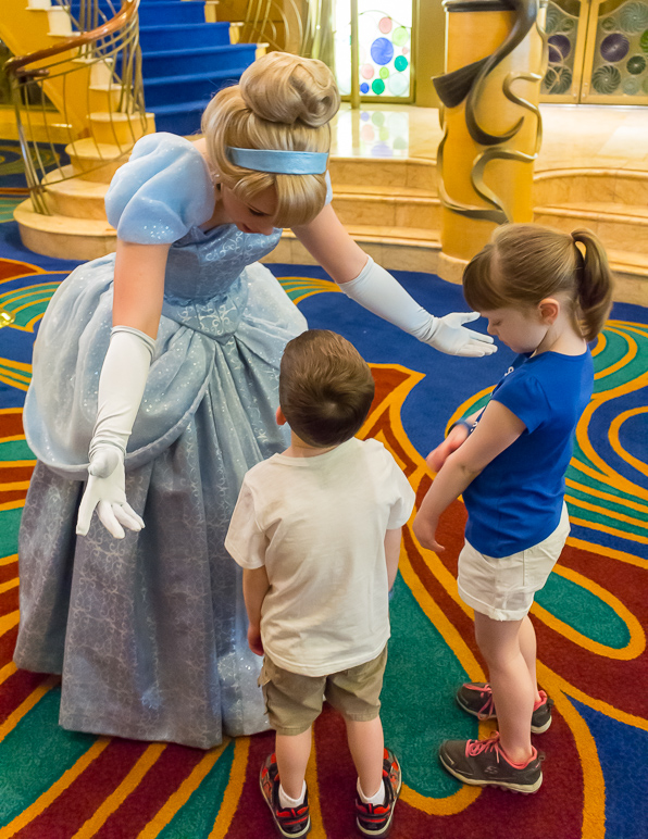 Cinderella greeting Kate and Luke (329.45 KB)