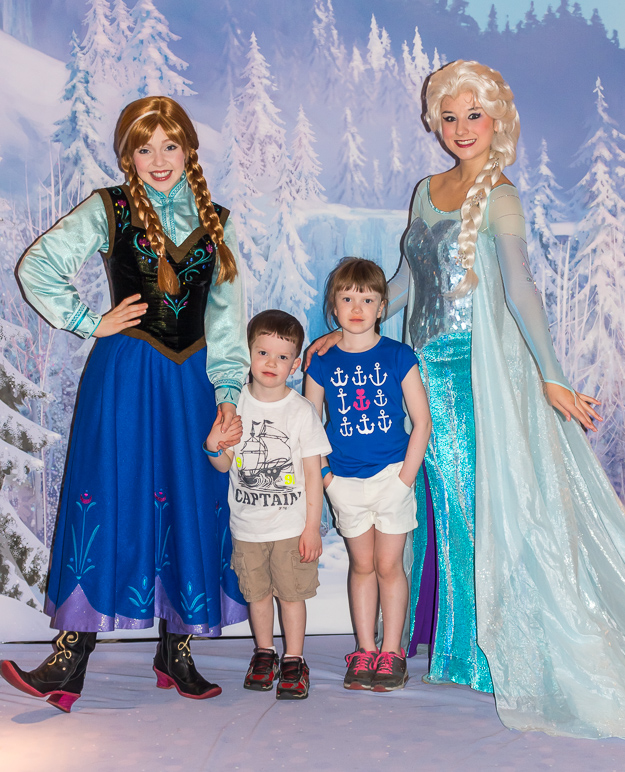 Anna and Elsa pose with Kate and Luke (343.58 KB)