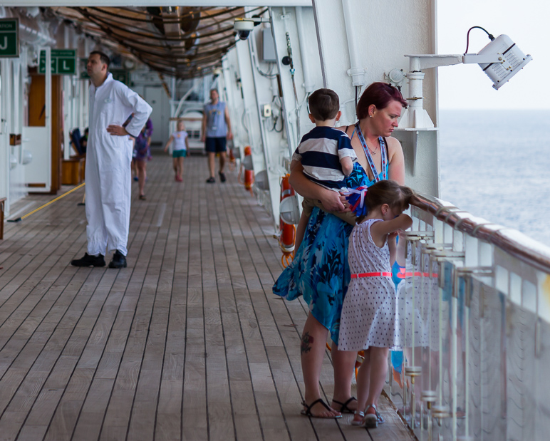 The deck along the side of the ship is rather spacious. (260.33 KB)
