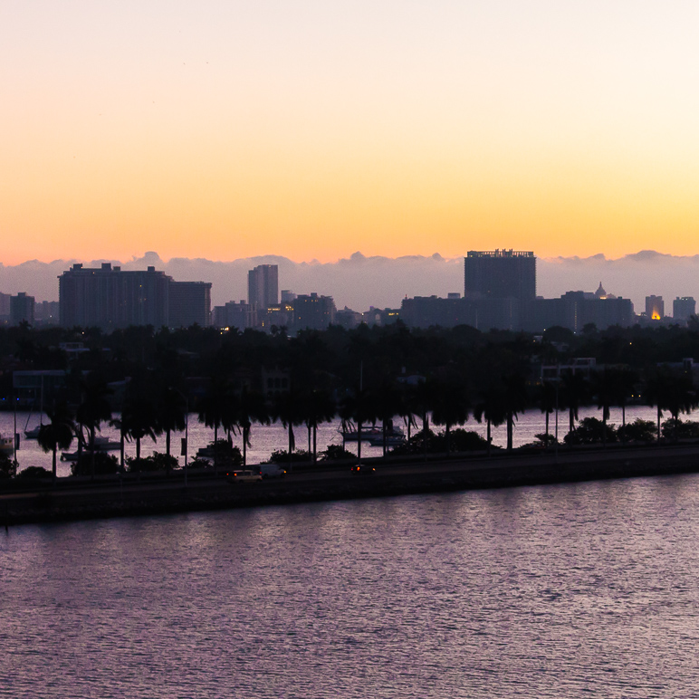 Sunrise in Miami. (283.27 KB)