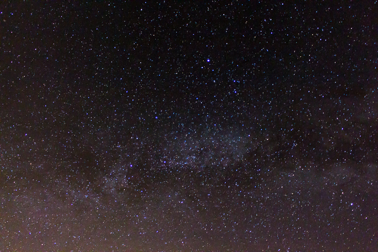 Going out at 1 AM gives you a pretty clear view of the stars (302.02 KB)