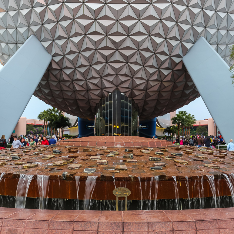 This fountain sits at the feet of Spaceship Earth (403.00 KB)