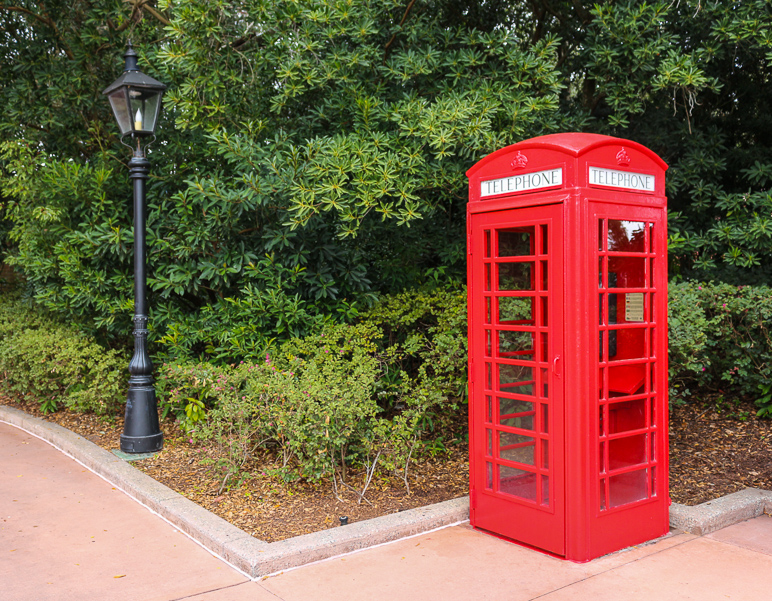 A phone booth in the United Kingdom pavilion (461.14 KB)