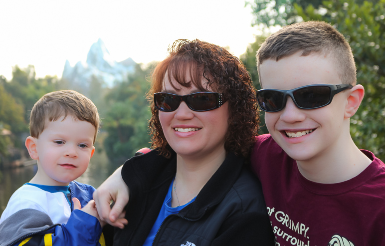 Luke, Anna, and Jake with Mt. Everest behind them. (176.58 KB)
