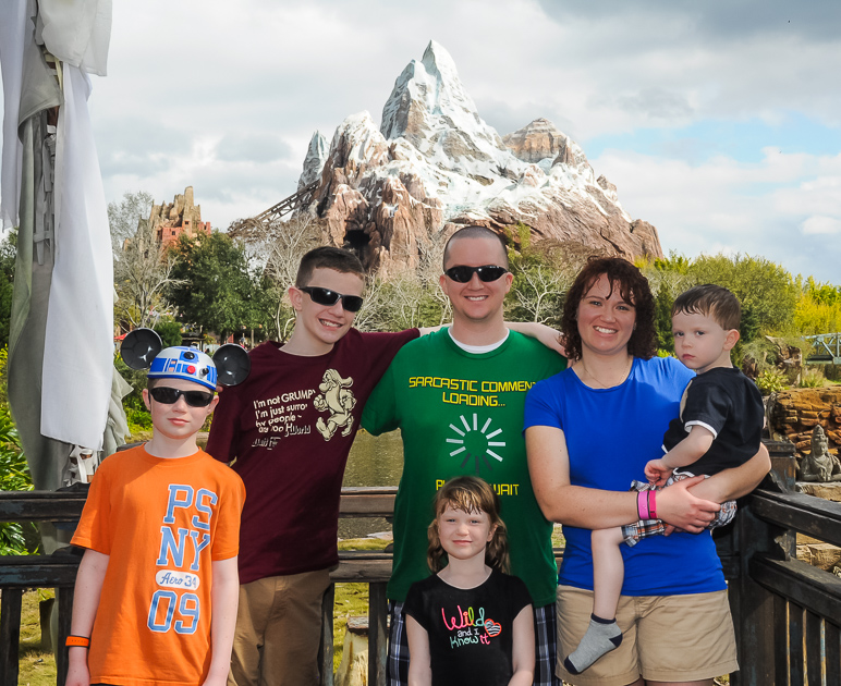 Family photo in front of Mt. Everest. (305.95 KB)