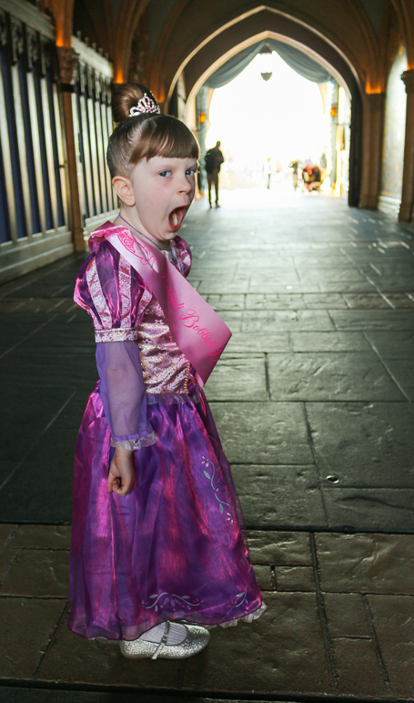 Nothing says princess quite like a open-mouth yawn.  :-) (220.68 KB)