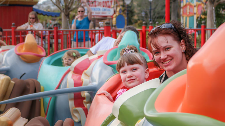 Katelyn and Anna on the Dumbo ride (181.48 KB)