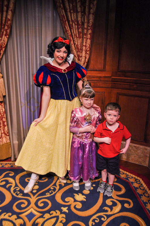 Snow White with Katelyn and Lucas (343.80 KB)
