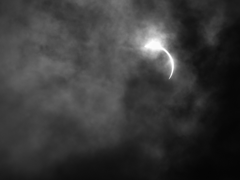 A photo of the eclipse, 4 minutes after totality ended (C3). (63.07 KB)