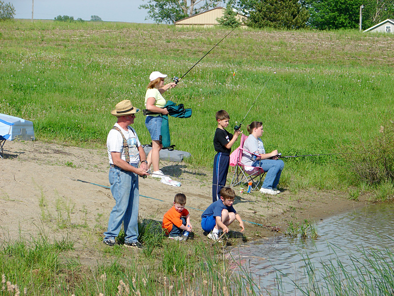 Uncle Ikes group all fishing (370.32 KB)