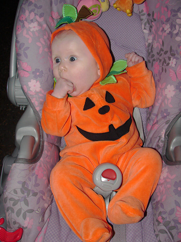 Katelyn returned to her carseat to munch on her fist (217.78 KB)