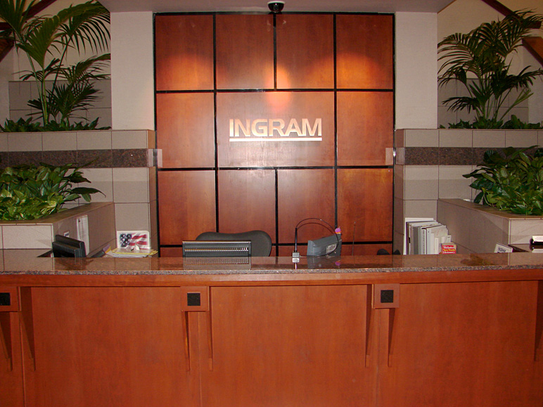 Front reception desk (210.83 KB)