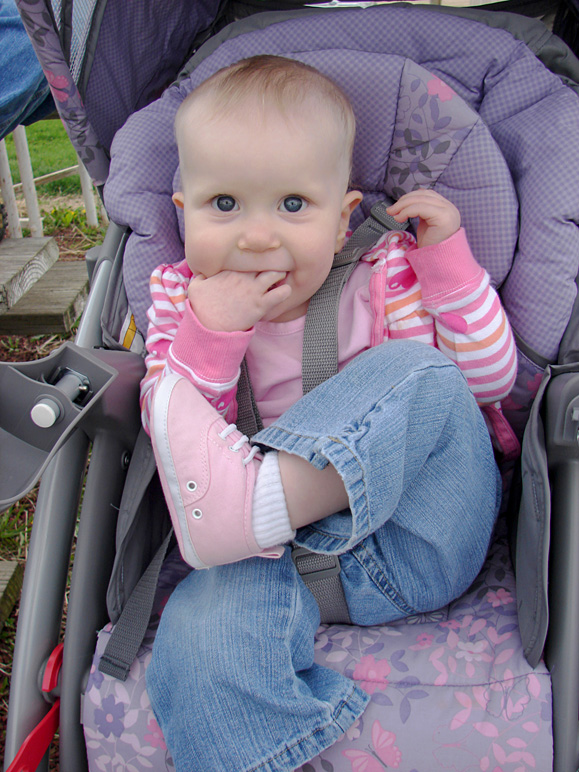 Katelyn being cute ... like always (234.80 KB)