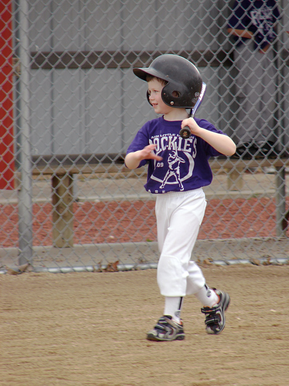 Andrew the slugger strutting up to bat (210.15 KB)