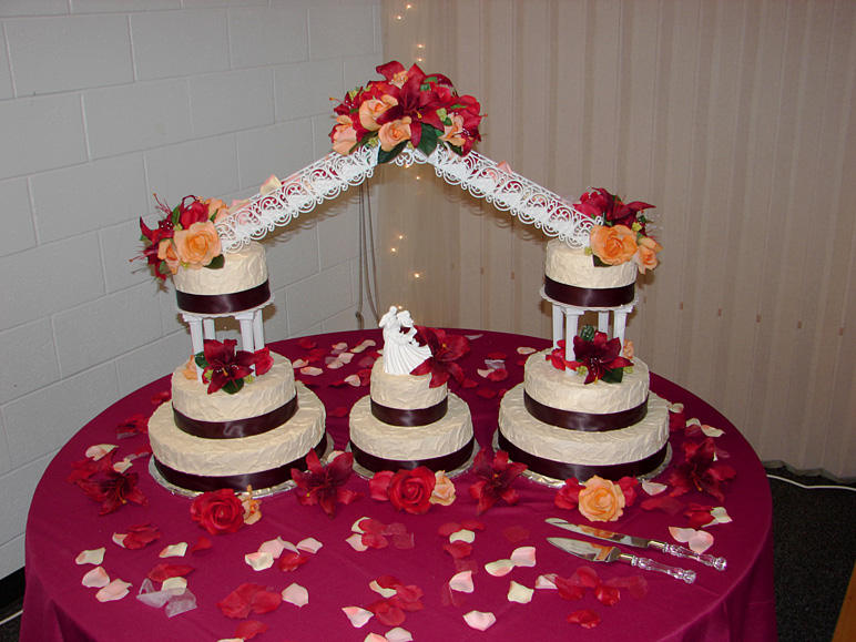 My cousin's wedding cake (208.36 KB)