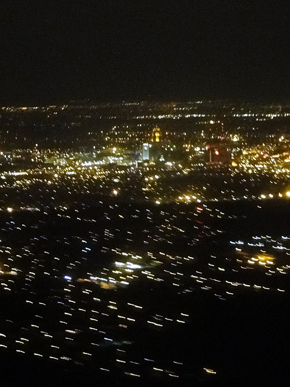 In the distance, you can make out the Des Moines skyline (210.95 KB)