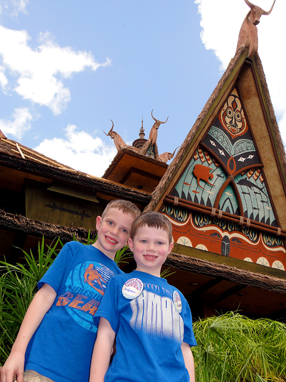 Jake and Drew outside the Tiki Room (258.38 KB)