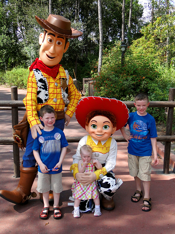 The kids with Woody and Jessie (360.61 KB)