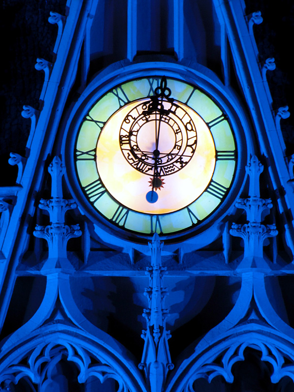 Close-up of the clock showing (about) midnight (248.06 KB)