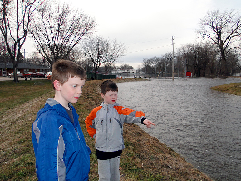 Jake and Drew surveying the damage (280.01 KB)