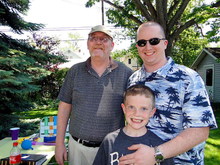 That's my uncle Bruce with Jake and I (348.46 KB)