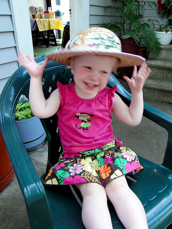I hate that this blurred, but she was too damn cute in that hat (236.09 KB)