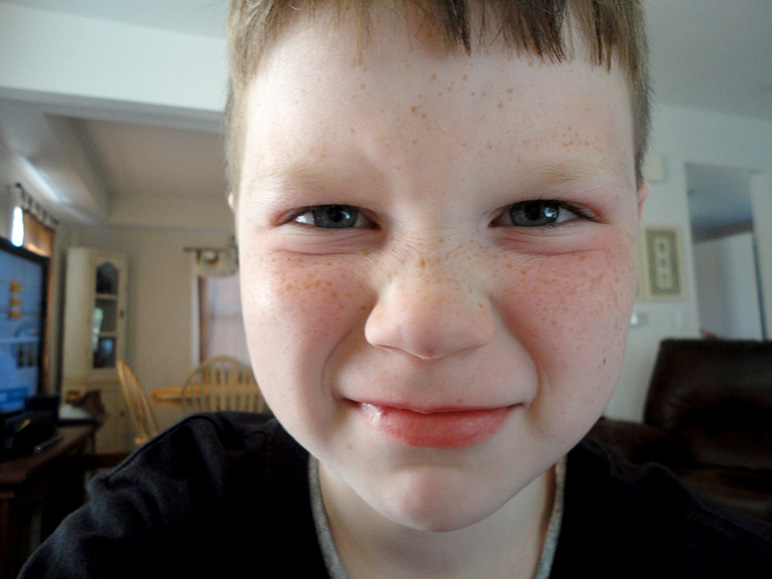 Here's a nice close-up of Andrew. (137.90 KB)
