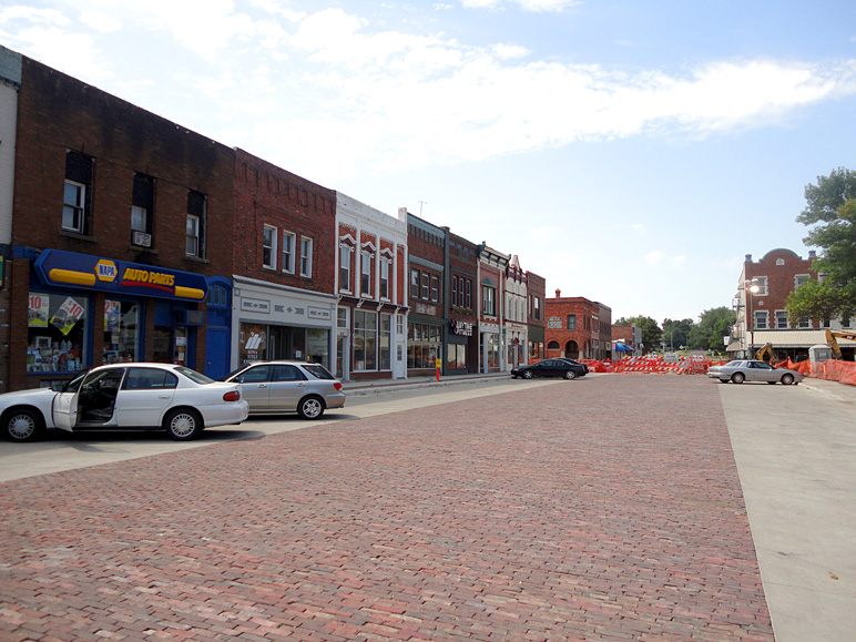 Adel got some nice, new brick streets (222.36 KB)