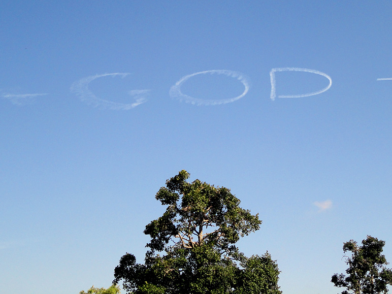 Sky-writing was a new thing to see.  I don't remember what this eventually said. (159.73 KB)