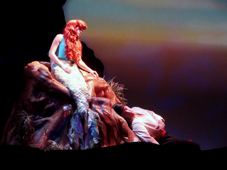 Ariel's hot.  Enough said. (151.57 KB)