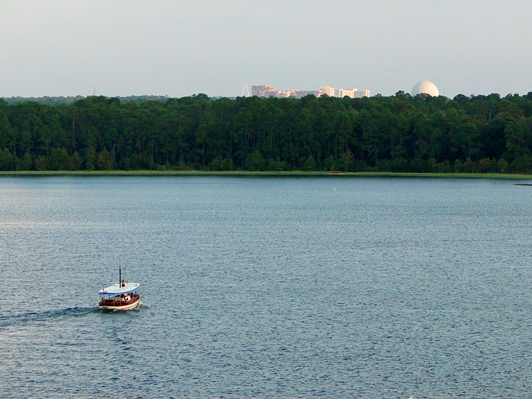 There's a boat on Bay Lake. (248.78 KB)