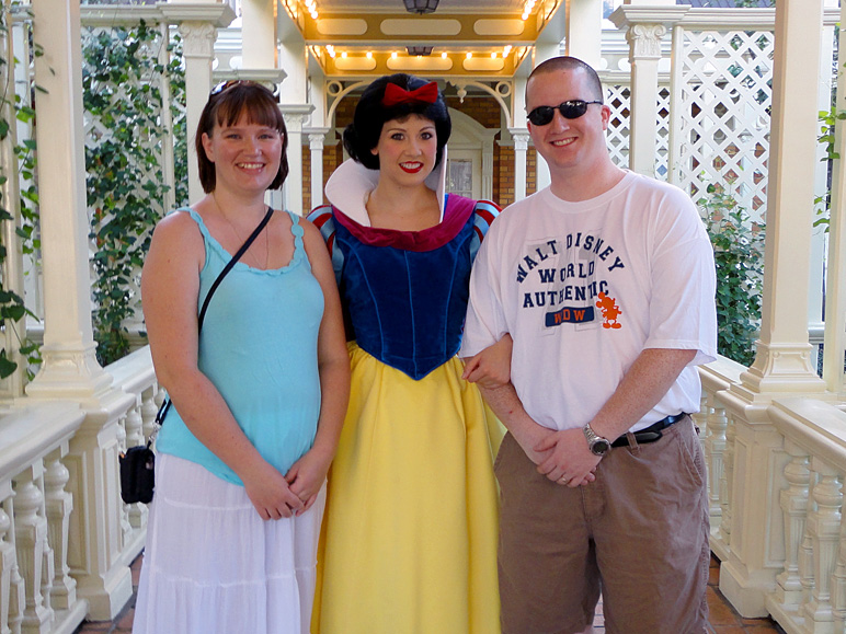 It's us with Snow White! (235.39 KB)