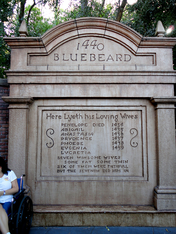 This appears near the Haunted Mansion (298.10 KB)