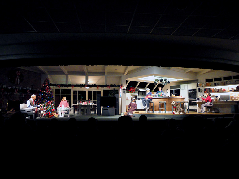 Who doesn't enjoy the Carousel of Progress? (127.01 KB)