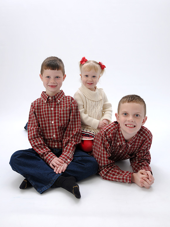 Another good one of the 3 kids (159.47 KB)