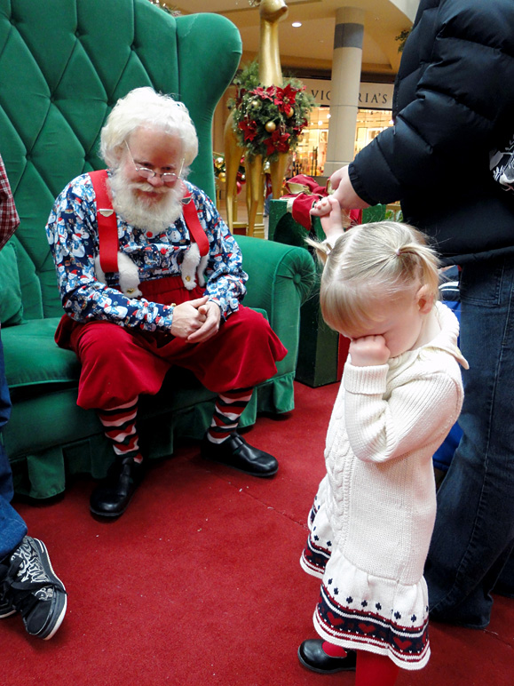 Katelyn was a bit shy about meeting Santa (241.93 KB)