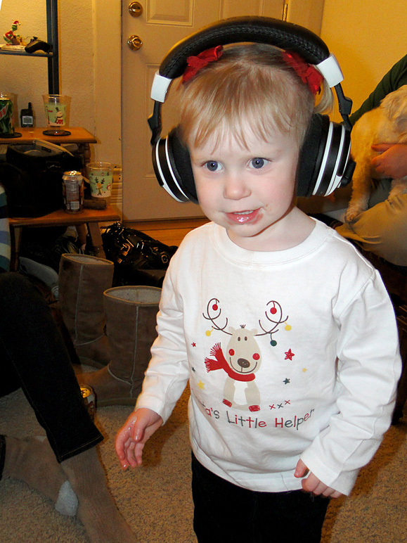 I put my Turtle Beach headphones on Kate.  I think she liked it. (221.14 KB)
