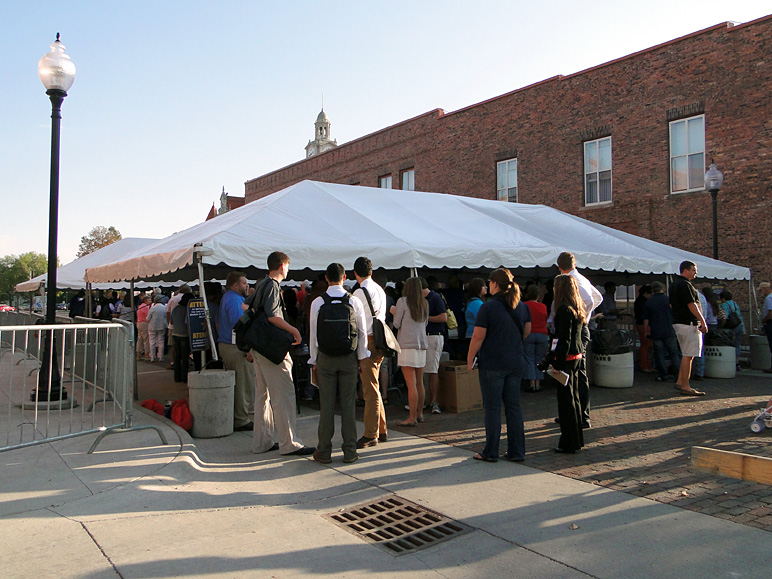 This was a security line to see Paul Ryan in Adel (208.84 KB)