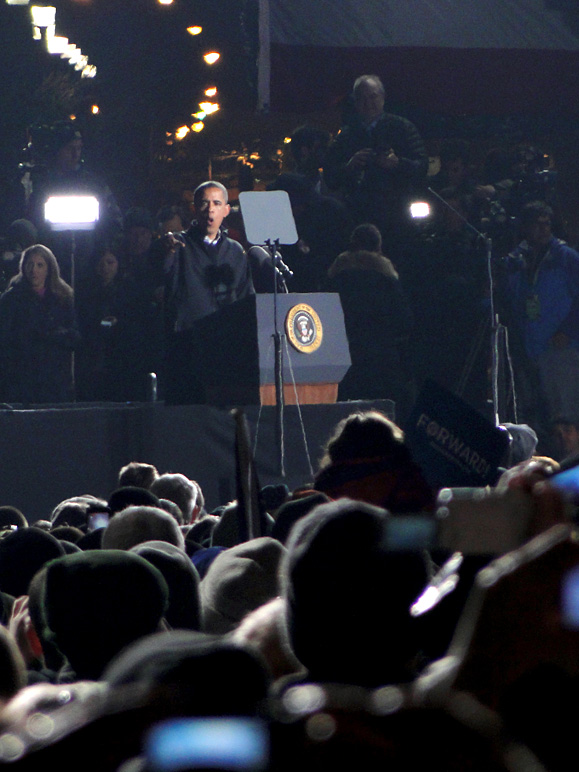 Another picture of Obama speaking (154.79 KB)