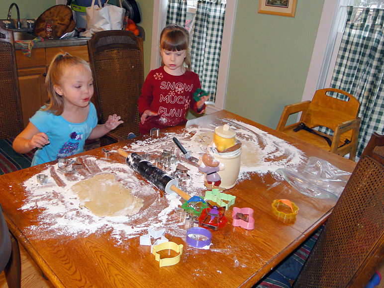 Hannah and Kate do some baking (294.43 KB)