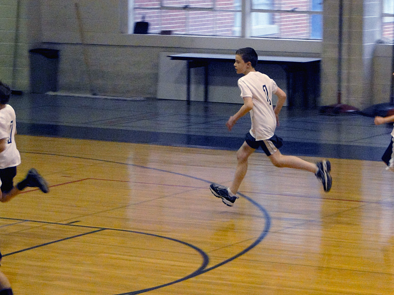 The kid's got some wheels! (214.34 KB)