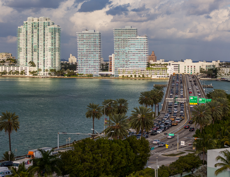 Miami rush hour traffic looks like hell.  Even with clouds, still inviting. (351.07 KB)
