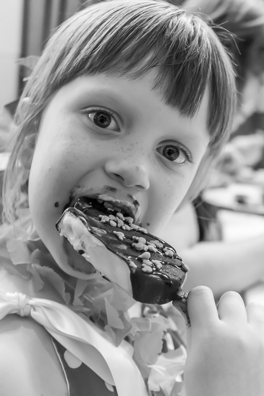 Kate also enjoyed the Mickey bars. (142.13 KB)